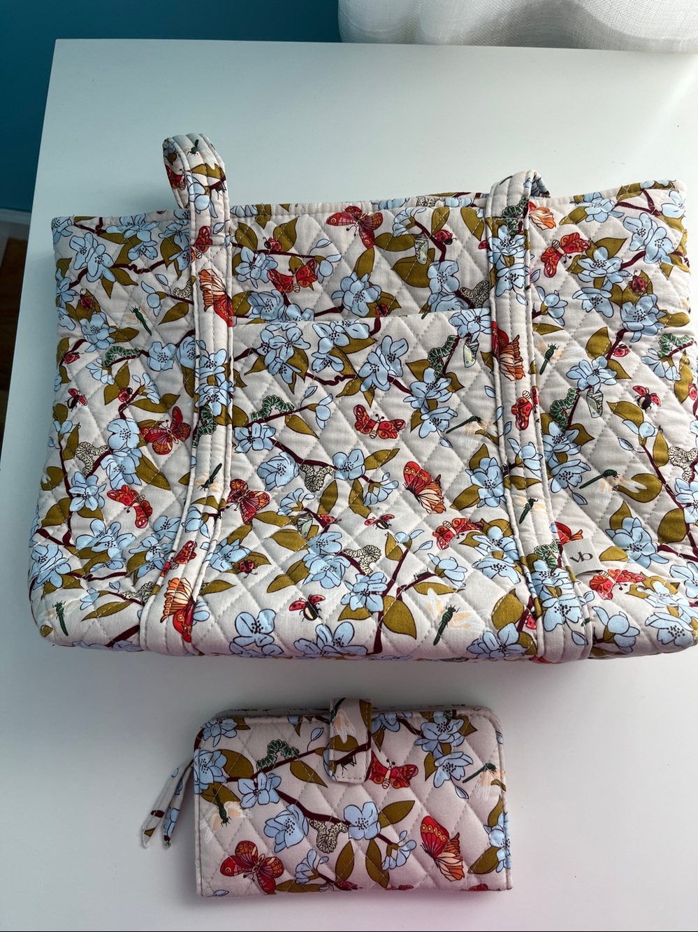 Vera Bradley Small Tote & Wallet. - Picture 1 of 1